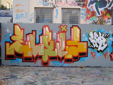 Graffiti Wall in Municipality of Athens - Photo by Oneleg - Elvis (2008)