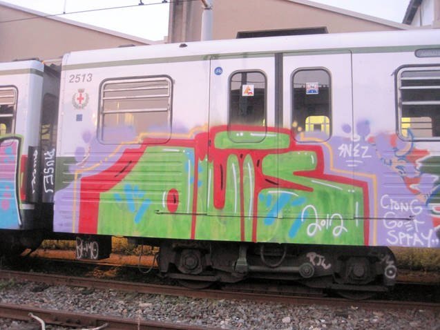 Graffiti Train in Milano - Photo by Oneleg - Outs (2012)