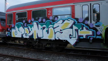 Graffiti Train in Kiel - Photo by Oneleg - points, HNG (2012)