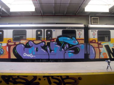 Graffiti Train in Milano - Photo by Oneleg - Outs (2012)