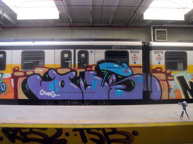 Graffiti Train in Milano - Photo by Oneleg - Outs (2012)