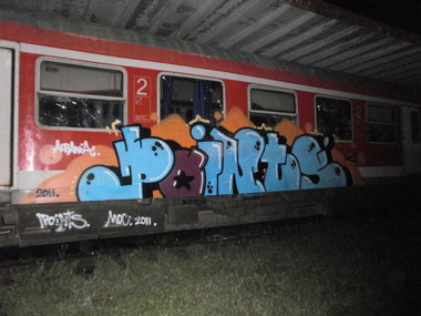 Graffiti Train in Tiranë - Photo by Oneleg - Points, HNG (2011)