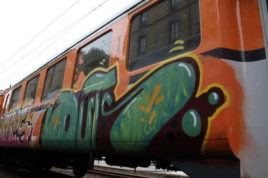 Graffiti Train in Milano - Photo by Oneleg - Outs, Bunes (2012)