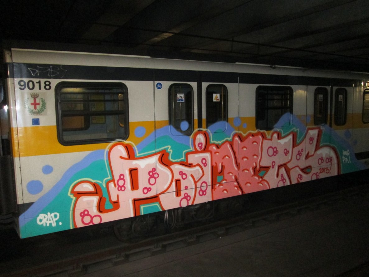 Graffiti Train in Milano - Photo by Oneleg - Points, HNG, FTN (2013)