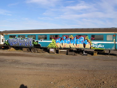 Graffiti Train in Auckland - Photo by Oneleg - Asmar, Points, HNG (2008)