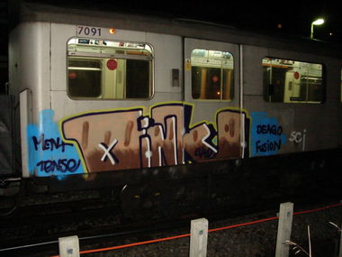 Graffiti Train in London - Photo by Oneleg - Oink (2006)