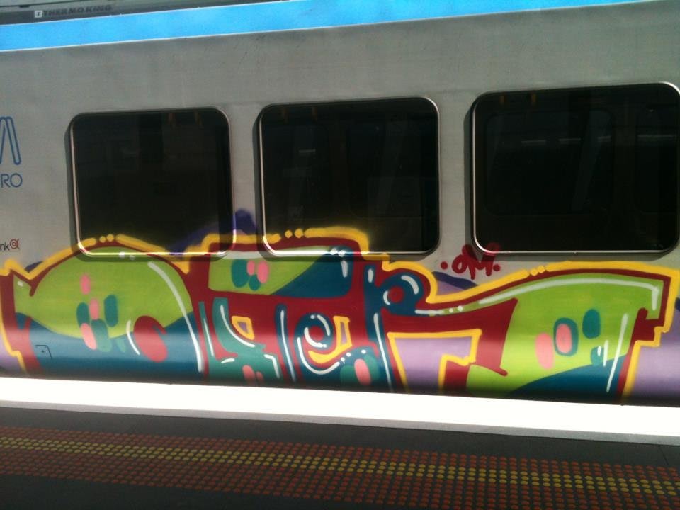 Graffiti Train in Melbourne - Photo by Oneleg - Outs, Outer, OM