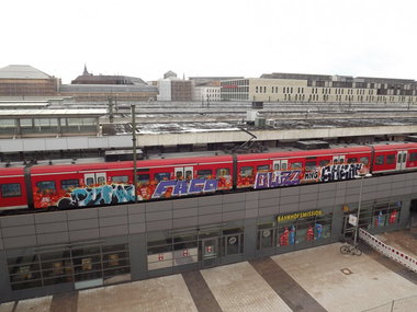 Graffiti Train in Hannover - Photo by Oneleg - Points, Faco, Glizz (2013)