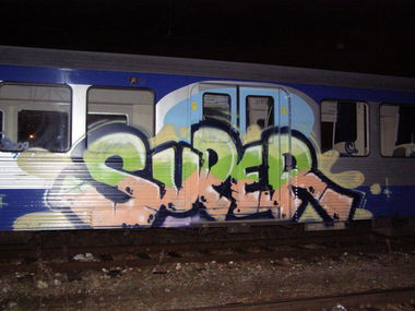 Graffiti Train in Paris - Photo by Oneleg - Super (2009)