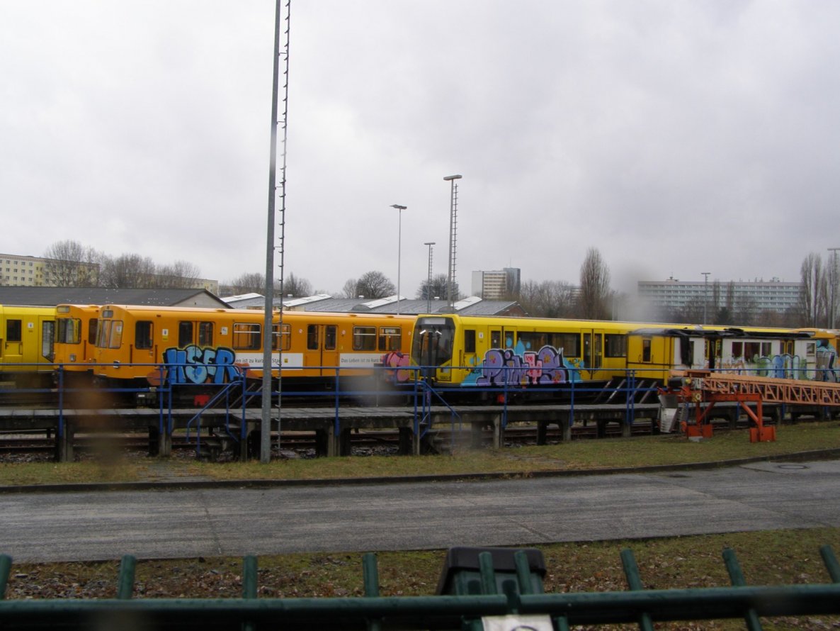 Graffiti Train in Berlin - Photo by Oneleg - Mser, Points, HNG (2009)