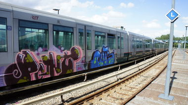 Graffiti Train in Rotterdam - Photo by Oneleg - Points, HNG, Outs (2012)