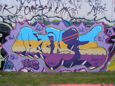 Graffiti Wall in Auckland - Photo by Oneleg - Points, HNG (2007)