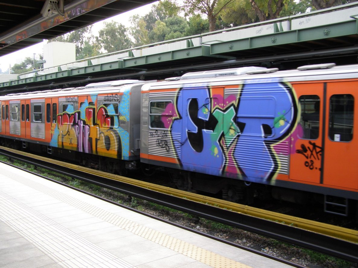 Graffiti Train in Municipality of Athens - Photo by Oneleg - Exp, Points (2008)