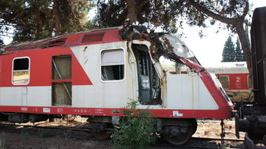Graffiti Train - Photo by Oneleg - Crashed (2012)
