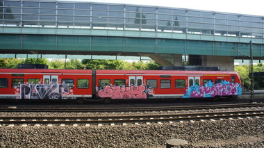 Graffiti Train in Hannover - Photo by Oneleg - Plow, Chur, Points (2013)