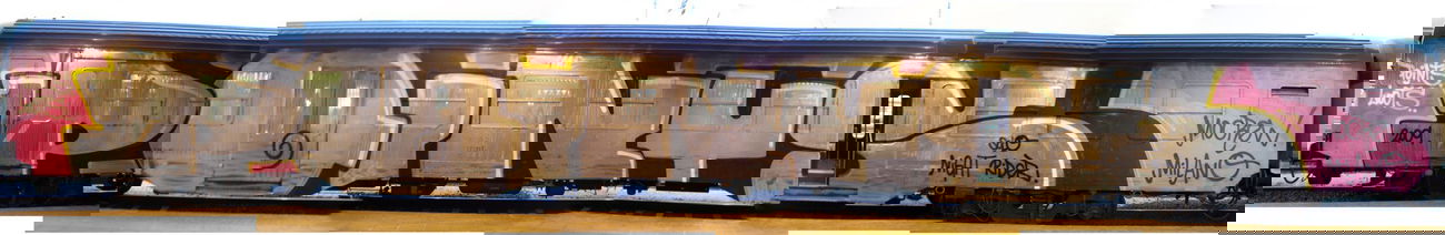 Graffiti Train in Milano - Photo by Oneleg - Points, MOC (2009)