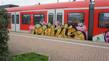 Graffiti Train in Dortmund - Photo by Oneleg - Points, Litek, Cues (2013)