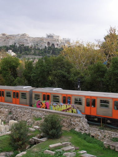 Graffiti Train in Municipality of Athens - Photo by Oneleg - Exp, Oinks (2008)