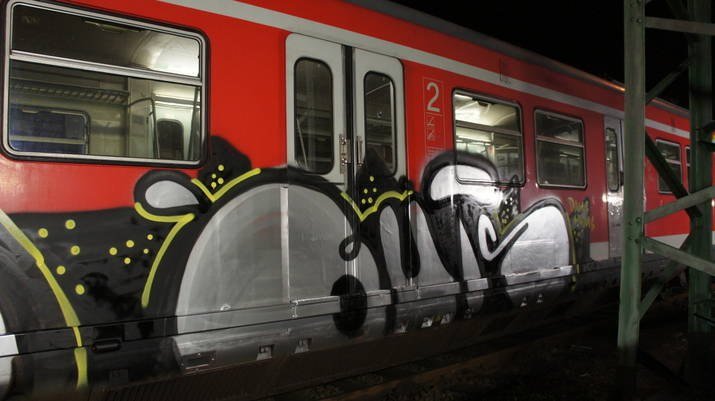 Graffiti Train in Frankfurt - Photo by Oneleg - Outs (2012)