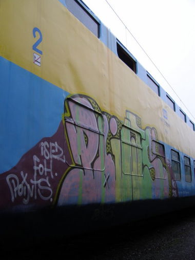 Graffiti Train in Wroc?aw - Photo by Oneleg - Points, HNG (2008)