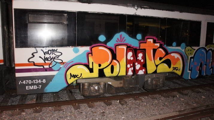 Graffiti Train in Barcelona - Photo by Oneleg - Points, HNG (2012)