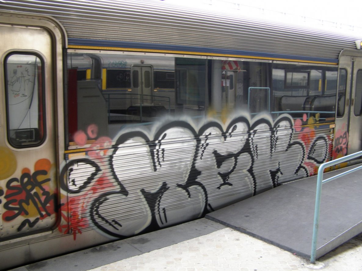 Graffiti Train in Lissabon - Photo by Oneleg - Meks, SBF, SMK (2009)