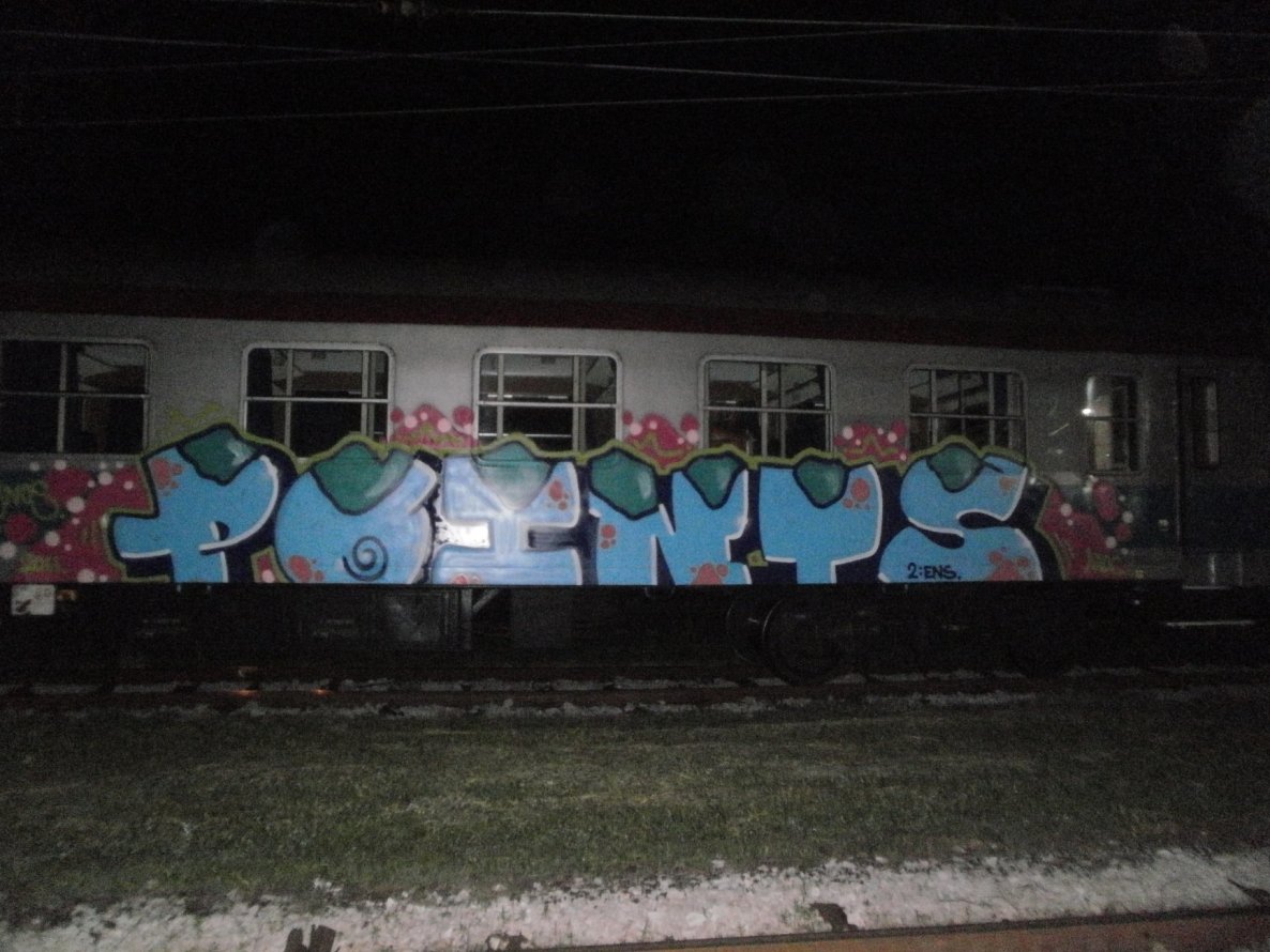 Graffiti Train - Photo by Oneleg - Points, HNG (2011)