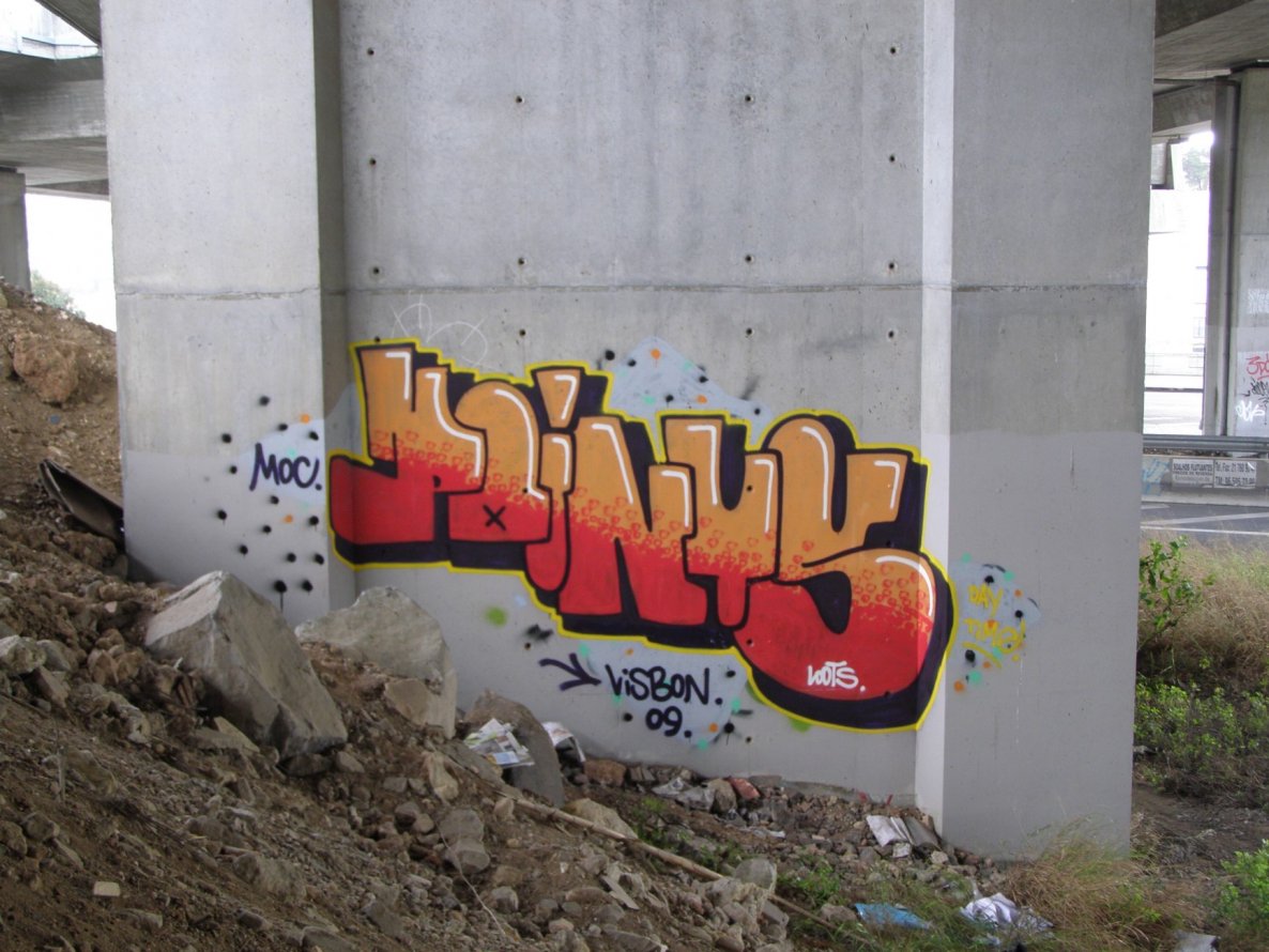 Graffiti Wall in Lissabon - Photo by Oneleg - Points, HNG (2009)