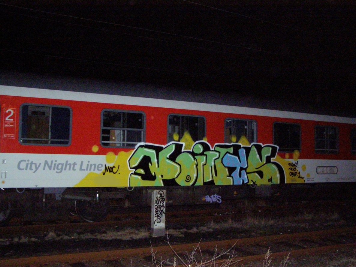 Graffiti Train in Hamburg - Photo by Oneleg - Points, HNG (2009)