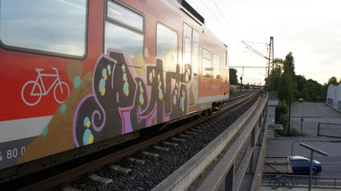 Graffiti Train in Hannover - Photo by Oneleg - Points, HNG (2012)