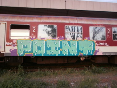 Graffiti Train - Photo by Oneleg - Points, HNG (2011)