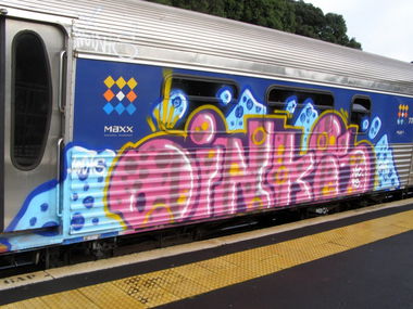 Graffiti Train in Auckland - Photo by Oneleg - Oinks (2008)