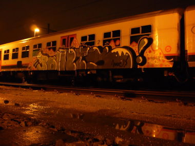 Graffiti Train in Ghent - Photo by Oneleg - Points, HNG (2011)