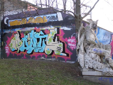 Graffiti Wall in Stuttgart - Photo by Oneleg - Points, HNG (2009)