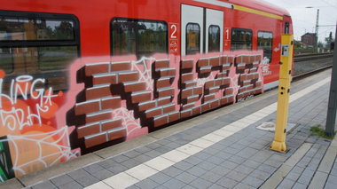 Graffiti Train in Hannover - Photo by Oneleg - Nizz, HNG, FSK (2012)