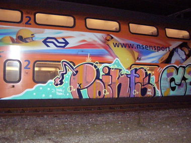 Graffiti Train in Amsterdam - Photo by Oneleg - Points, HNG (2008)