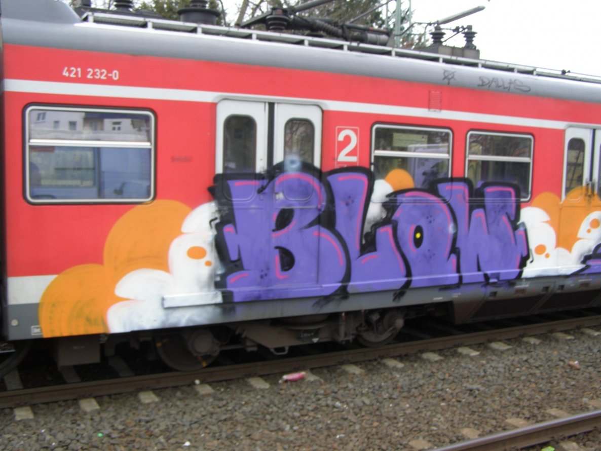 Graffiti Wall in Frankfurt - Photo by Oneleg - BLOW (2009)