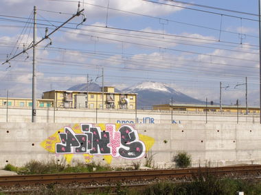 Graffiti Bombing - Photo by Oneleg - Points, HNG