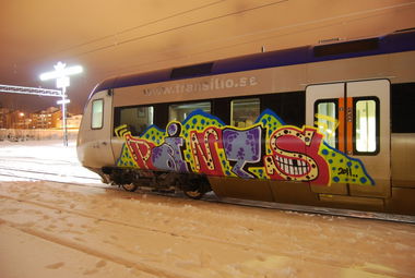 Graffiti Train in Gävle - Photo by Oneleg - Points, HNG (2011)
