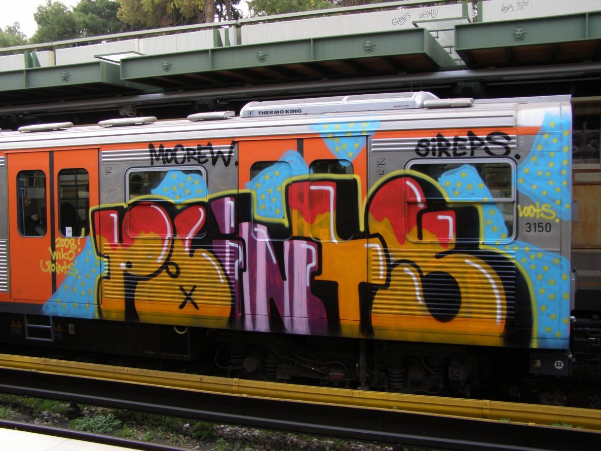 Graffiti Train in Municipality of Athens - Photo by Oneleg - Points, Wiko (2008)