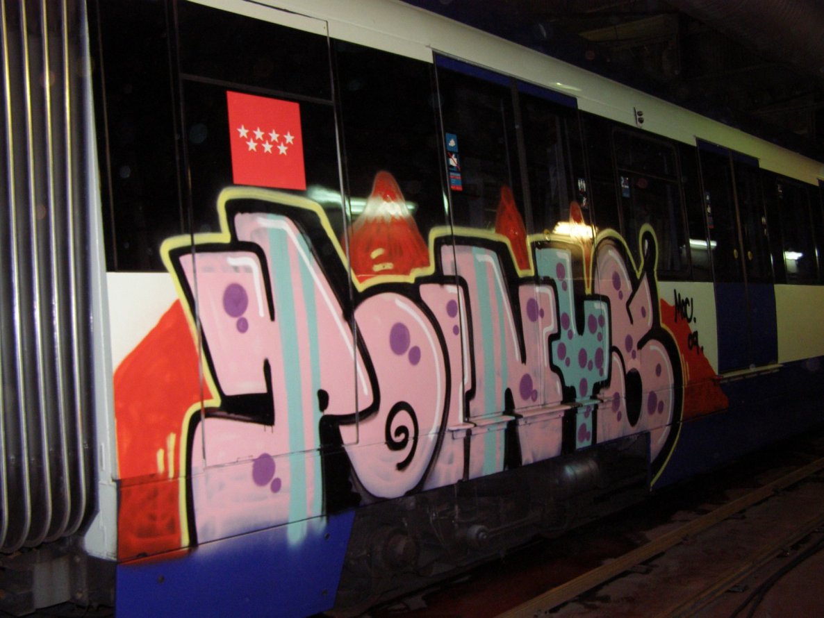 Graffiti Train in Madrid - Photo by Oneleg - Points, HNG (2009)