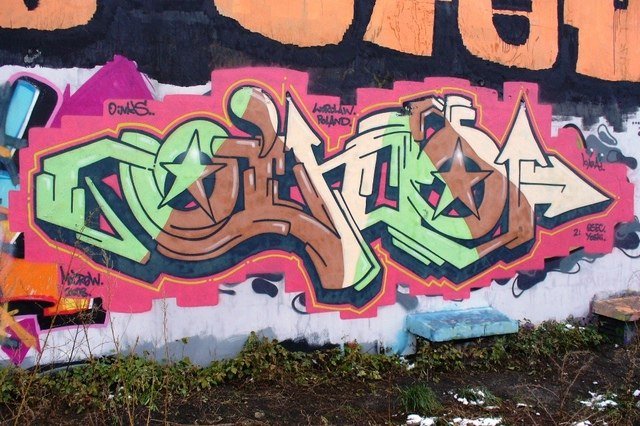 Graffiti Wall in Wroc?aw - Photo by Oneleg - Oink (2008)