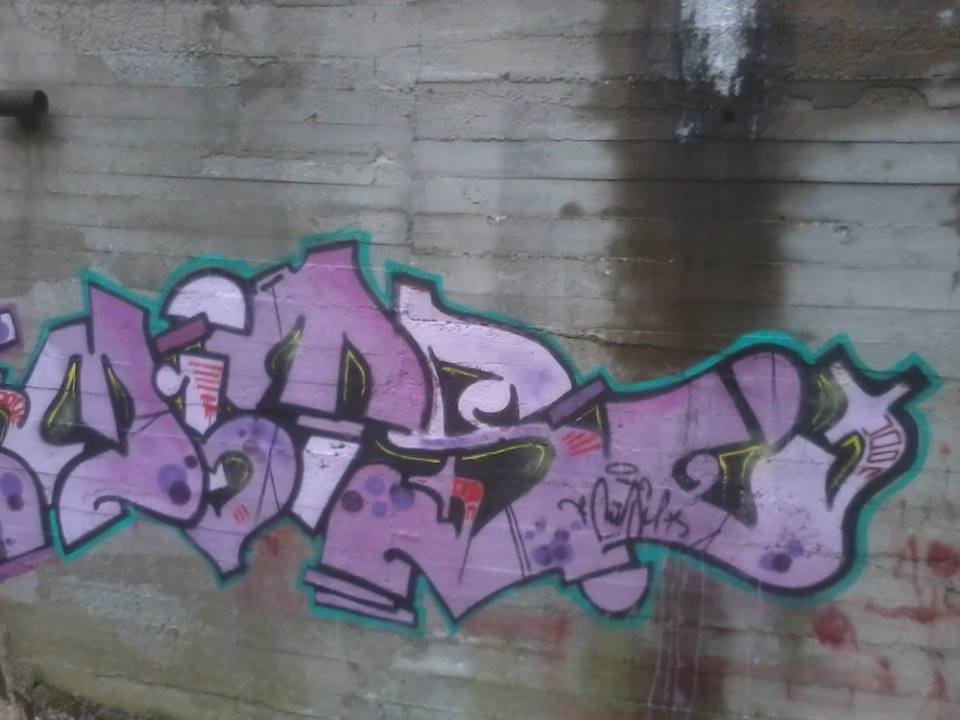 Graffiti Wall - Photo by OnemancreW - mitsu (2013)