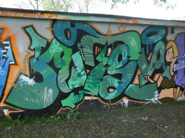 Graffiti Wall - Photo by OnemancreW - mitsu, color