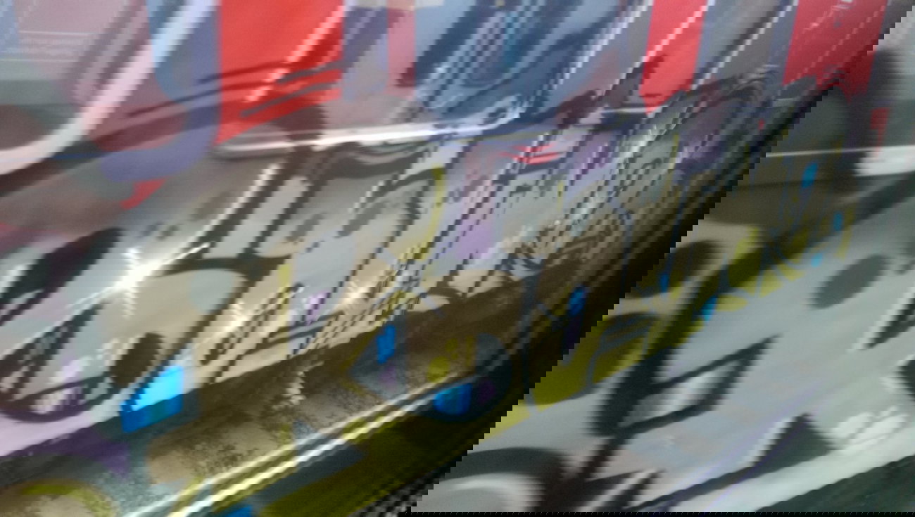 Graffiti Train - Photo by OnkelPaula - round