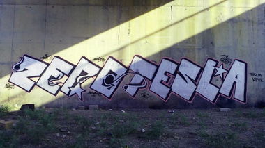 Graffiti Bombing in Adana - Photo by Opakboy - tesla, zero