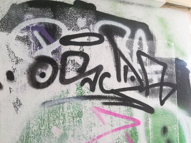 Graffiti Wall - Photo by Osda