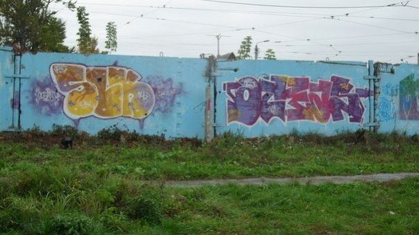 Graffiti Wall - Photo by Oteasolb