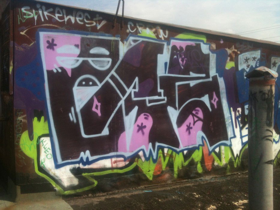 Graffiti Bombing - Photo by Oteasolb