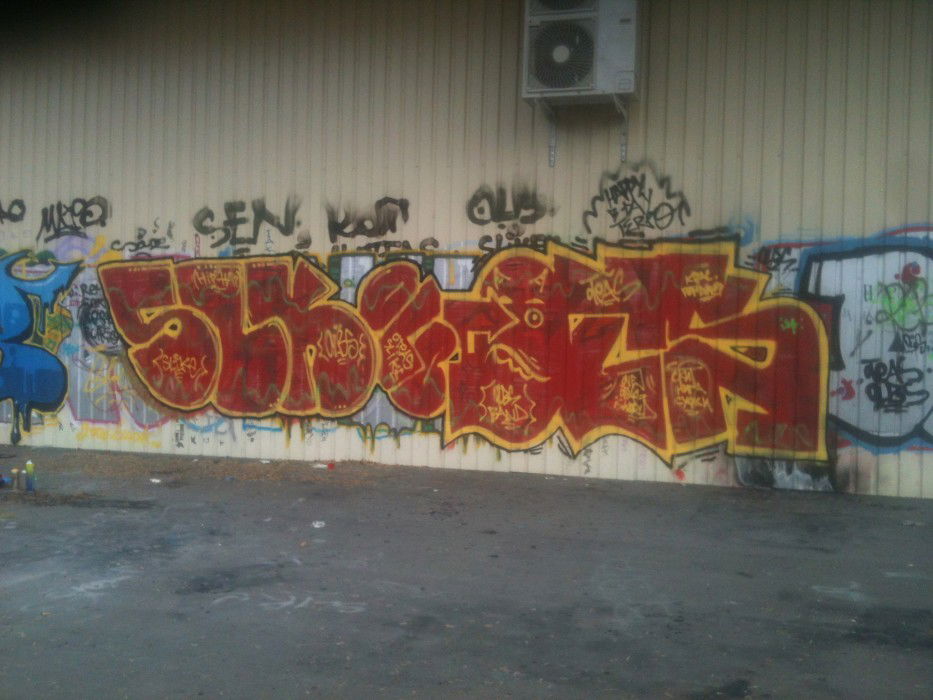 Graffiti Bombing - Photo by Oteasolb